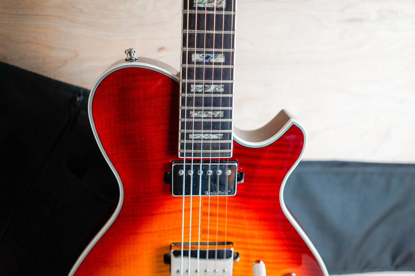 Michael Kelly Patriot Custom 2008 Cherry Burst Xtrem Tremolo w/ Bag