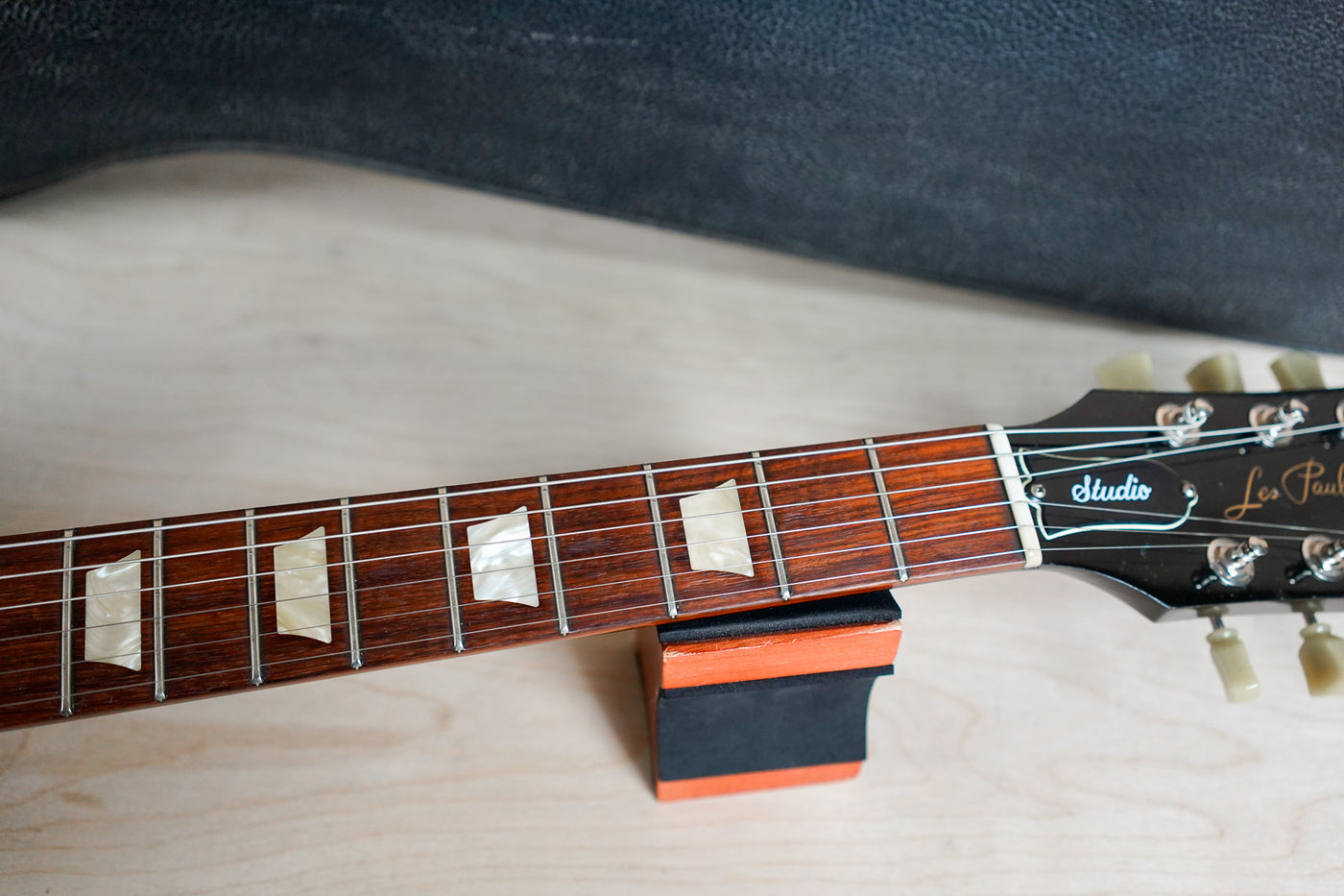 Gibson Les Paul Studio 2013 Gloss Ebony Black w/ OHSC