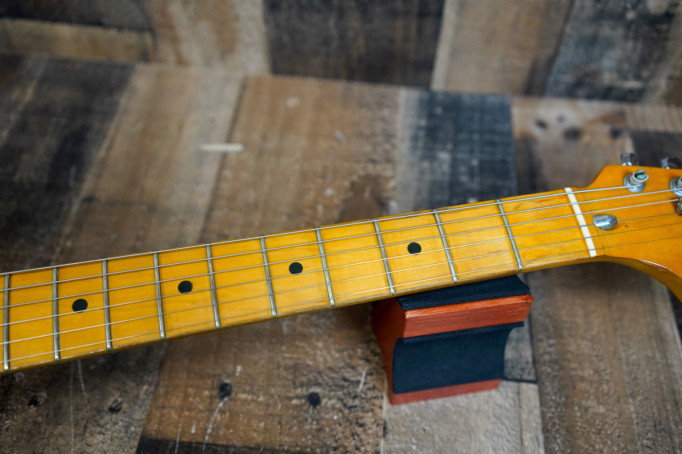 Fender Stratocaster USA 1979-1980 Candy Apple Red Refin Maple Fretboard w/ OHSC