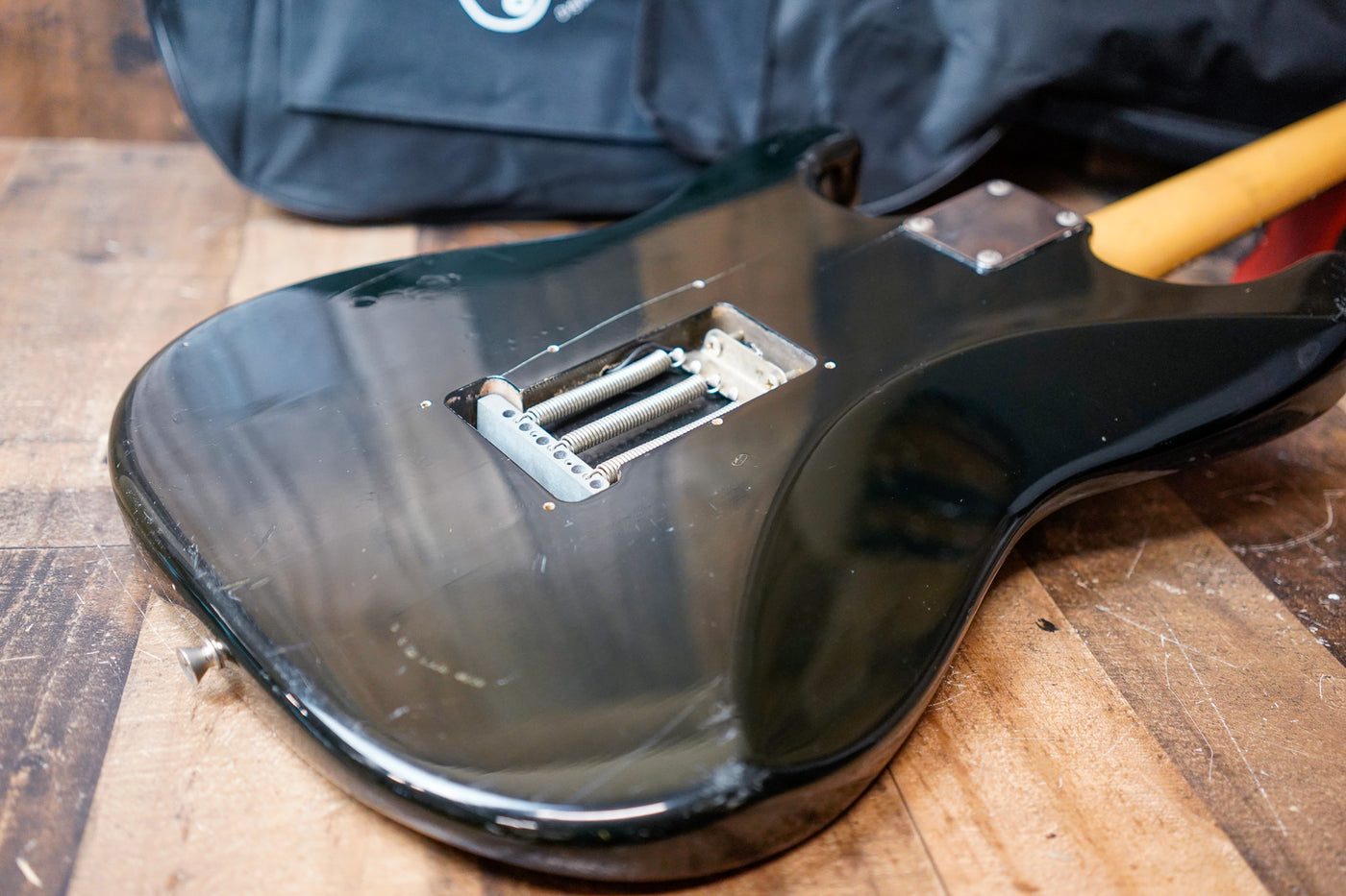 Fender Standard Stratocaster MIJ 1997 Black Made in Japan Rosewood Fretboard w/ Bag