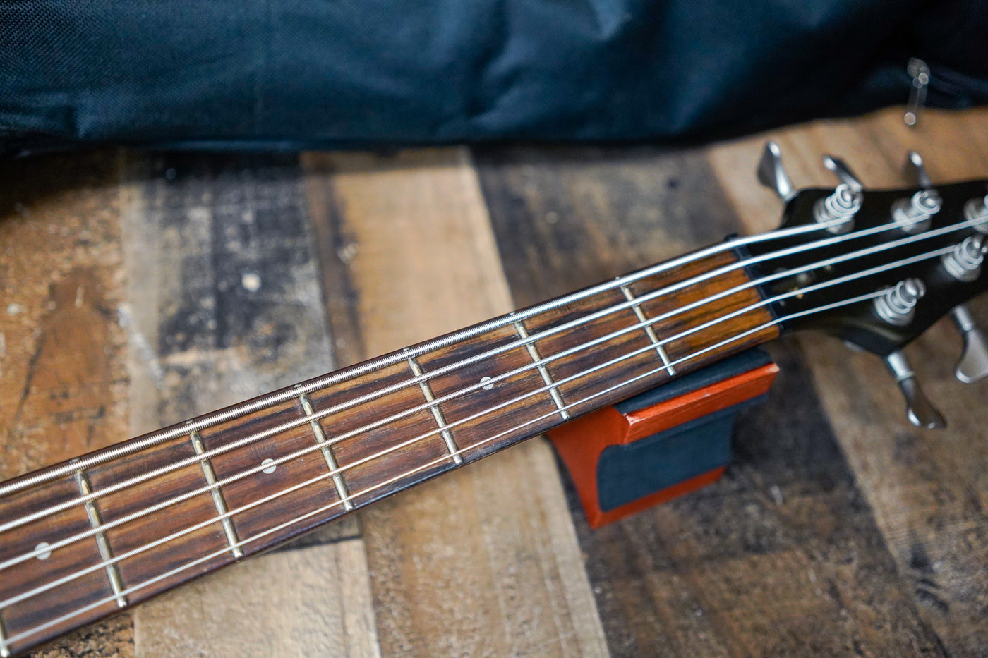 Ibanez EDB605 Ergodyne Bass 1999 Pewter 5 String w/ Bag