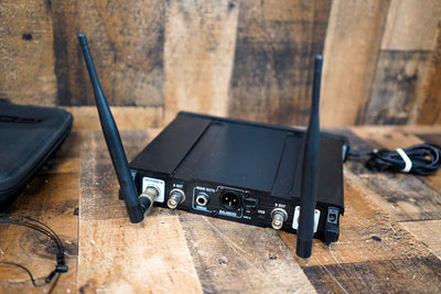 Line 6 XD-V75L Wireless Lavalier System Bundle Receiver, Transmitter, Microphone, Case